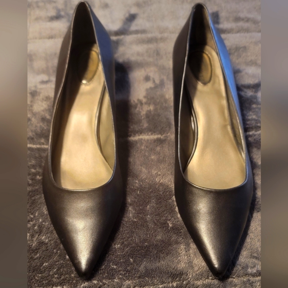 Trotters Kitten Heel (Black) Size 12W